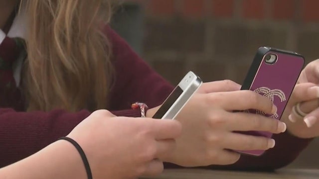 kids, cellphones 